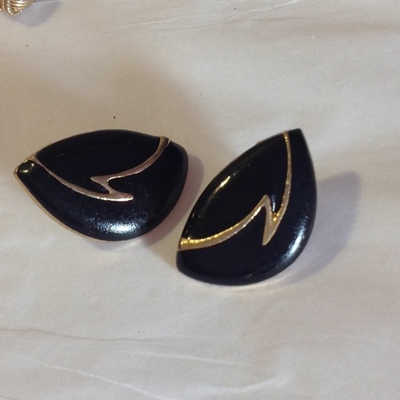 POST EARRINGS .. 4 pairs.. without postbacks - Picture 7 of 13